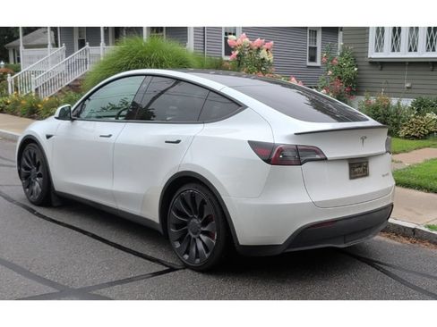 Used 2023 Tesla Model Y Performance AWD/4WD image 4