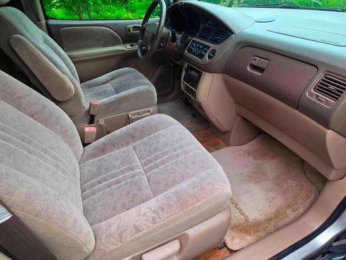 Used 2001 Toyota Sienna XLE image 12