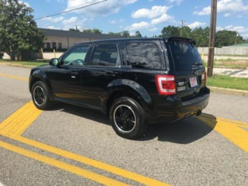 Used 2012 Ford Escape XLT w/ Sport Appearance Pkg image 3