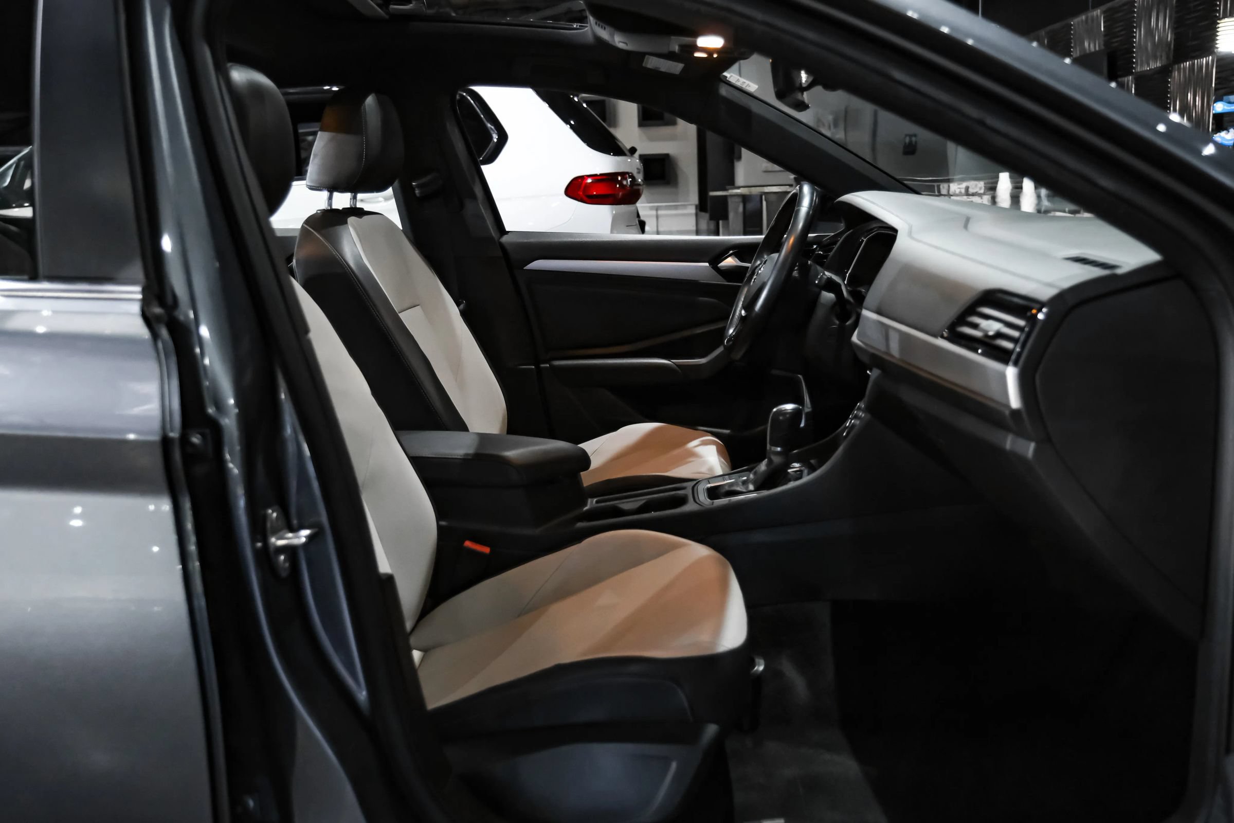 Used 2019 Volkswagen Jetta R-Line FWD image 29