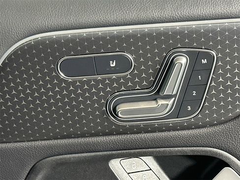 Certified 2025 Mercedes-Benz GLB 250 image 16