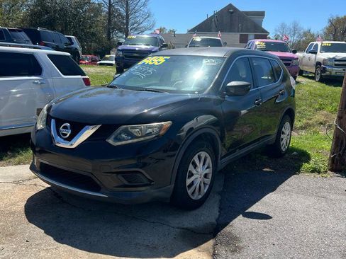 Used 2016 Nissan Rogue S image 2