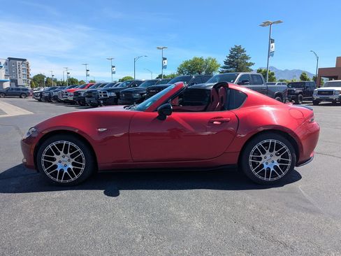 Used 2017 MAZDA MX-5 Miata RF Club w/ Appearance Package RWD image 9