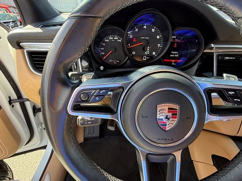 Used 2017 Porsche Macan w/ Premium Package AWD/4WD image 23