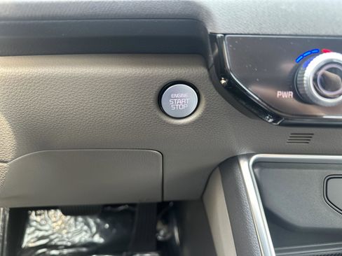 New 2025 Kia Carnival SX FWD image 24