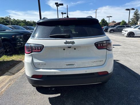 Used 2023 Jeep Compass Limited AWD/4WD image 10