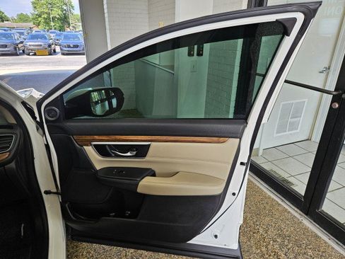 Used 2018 Honda CR-V Touring image 15