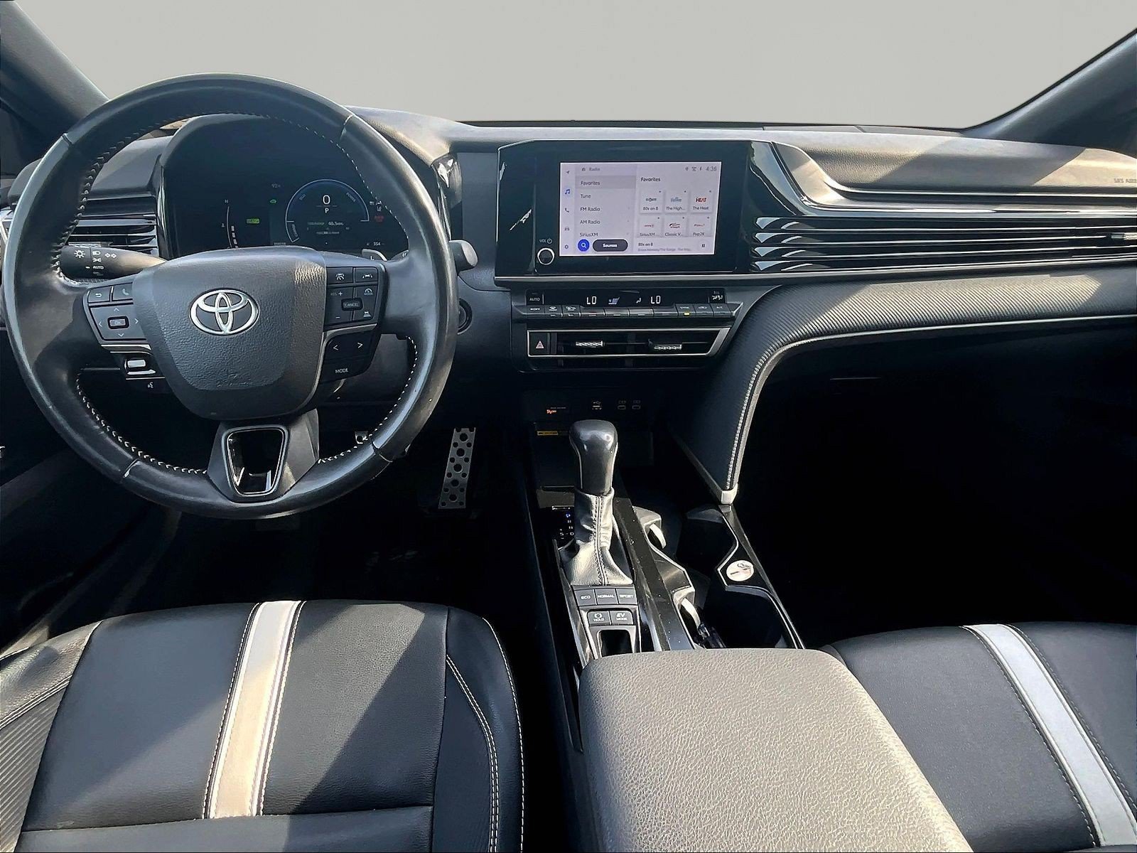 Used 2025 Toyota Camry SE FWD image 7