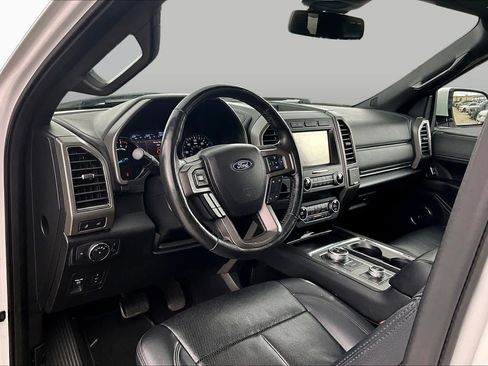 Used 2019 Ford Expedition XLT w/ Equipment Group 202A AWD/4WD image 17
