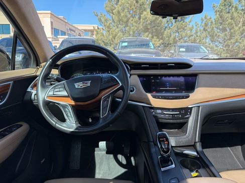 Used 2017 Cadillac XT5 Platinum AWD/4WD image 22