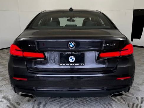 Used 2023 BMW 540i xDrive w/ Premium Package image 6
