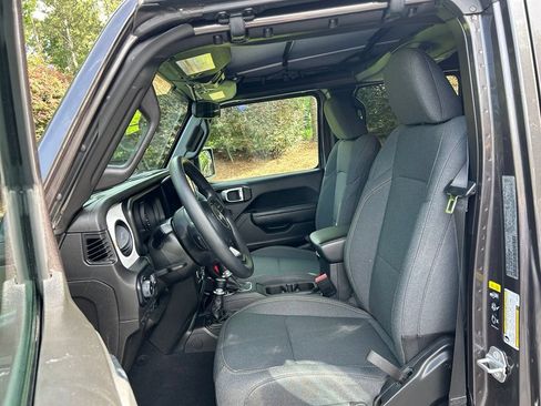 Used 2025 Jeep Wrangler Unlimited Sport AWD/4WD image 36