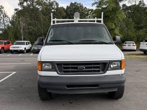 Used 2003 Ford E-250 and Econoline 250 RWD image 3