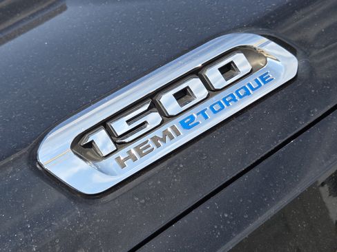 Used 2022 RAM 1500 Big Horn AWD/4WD image 12