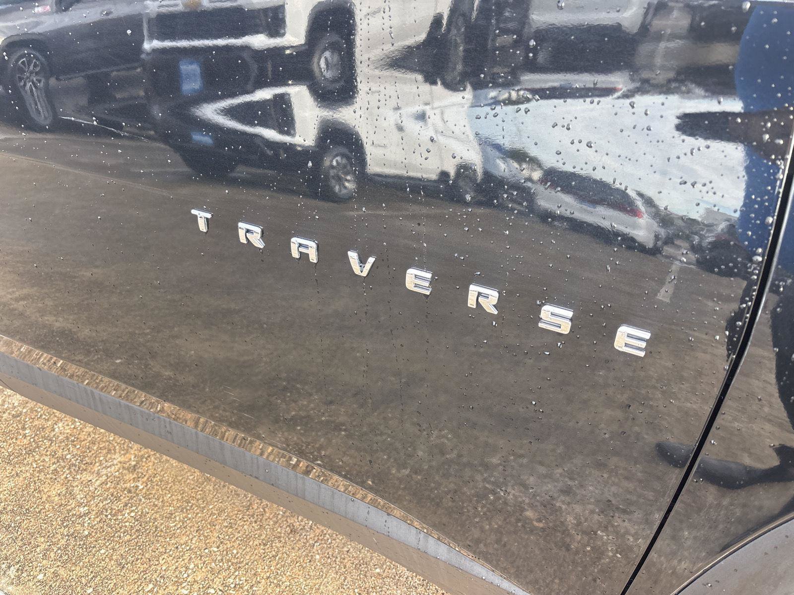 Used 2023 Chevrolet Traverse LT AWD/4WD image 9