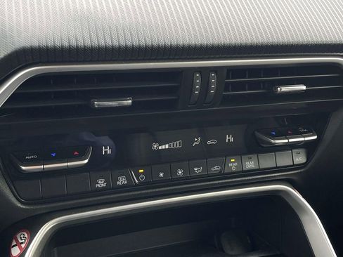 Used 2024 MAZDA CX-90 3.3 Turbo w/ Select Package image 17