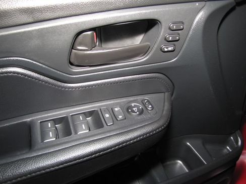 Used 2023 Honda Odyssey Sport image 12