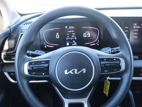 Used 2023 Kia Sportage LX image 16