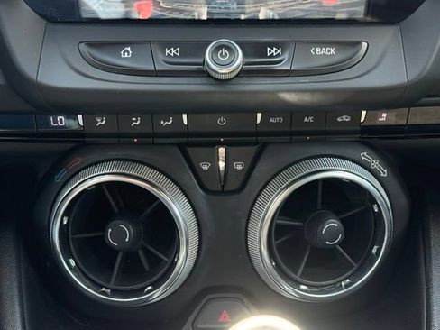 Used 2018 Chevrolet Camaro LT w/ Technology Package RWD image 17