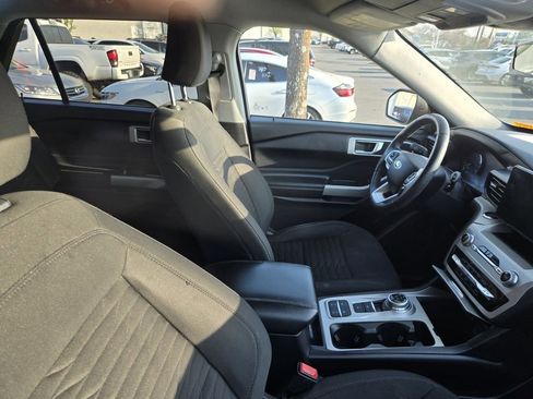Used 2021 Ford Explorer XLT image 9