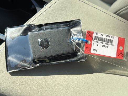 Certified 2024 Volvo S60 B5 Plus w/ Climate Package image 38