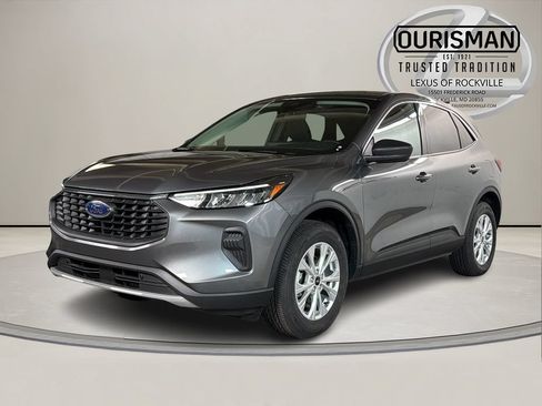 Used 2024 Ford Escape Active w/ Tech Pack #1 AWD/4WD image 2