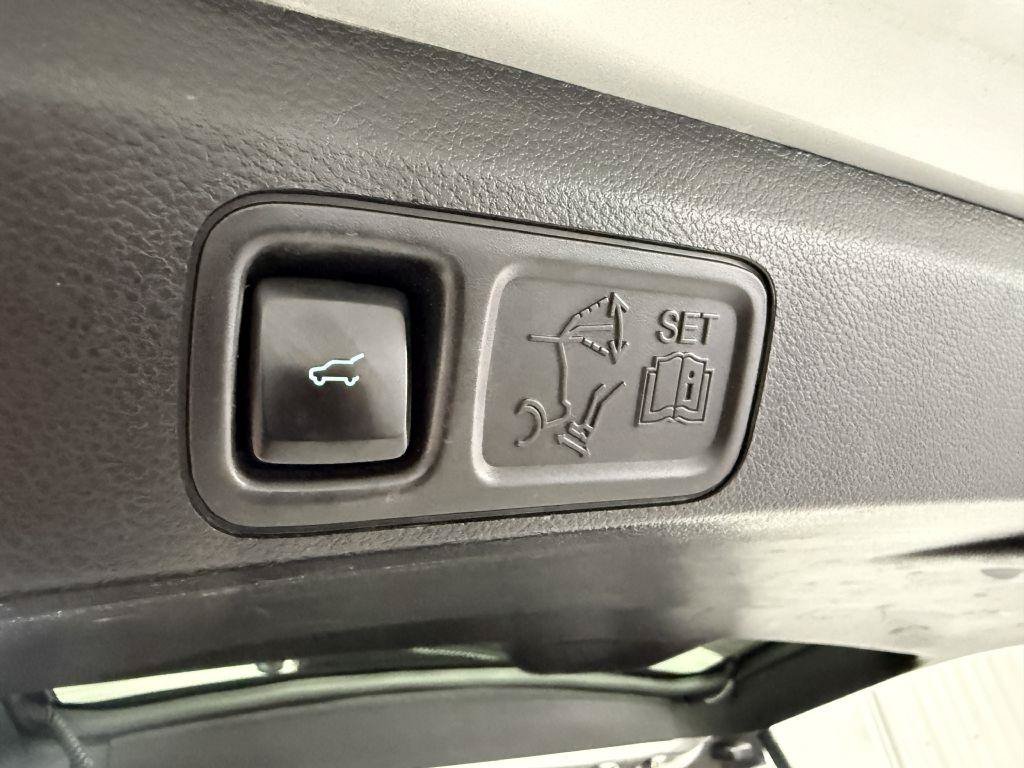 Used 2018 Ford Expedition Max Limited w/ Equipment Group 302A AWD/4WD image 34
