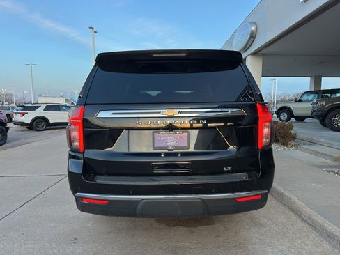 Used 2023 Chevrolet Suburban LT image 9
