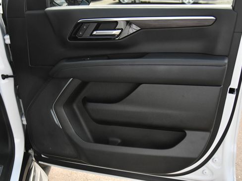 Used 2025 Chevrolet Tahoe LT AWD/4WD image 59