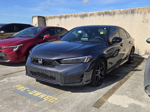 Used 2025 Honda Civic Sport image 4