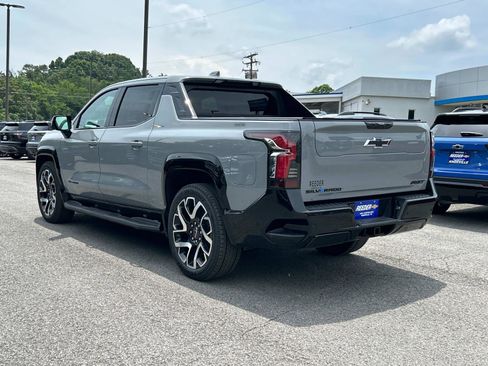 New 2025 Chevrolet Silverado EV RST image 5