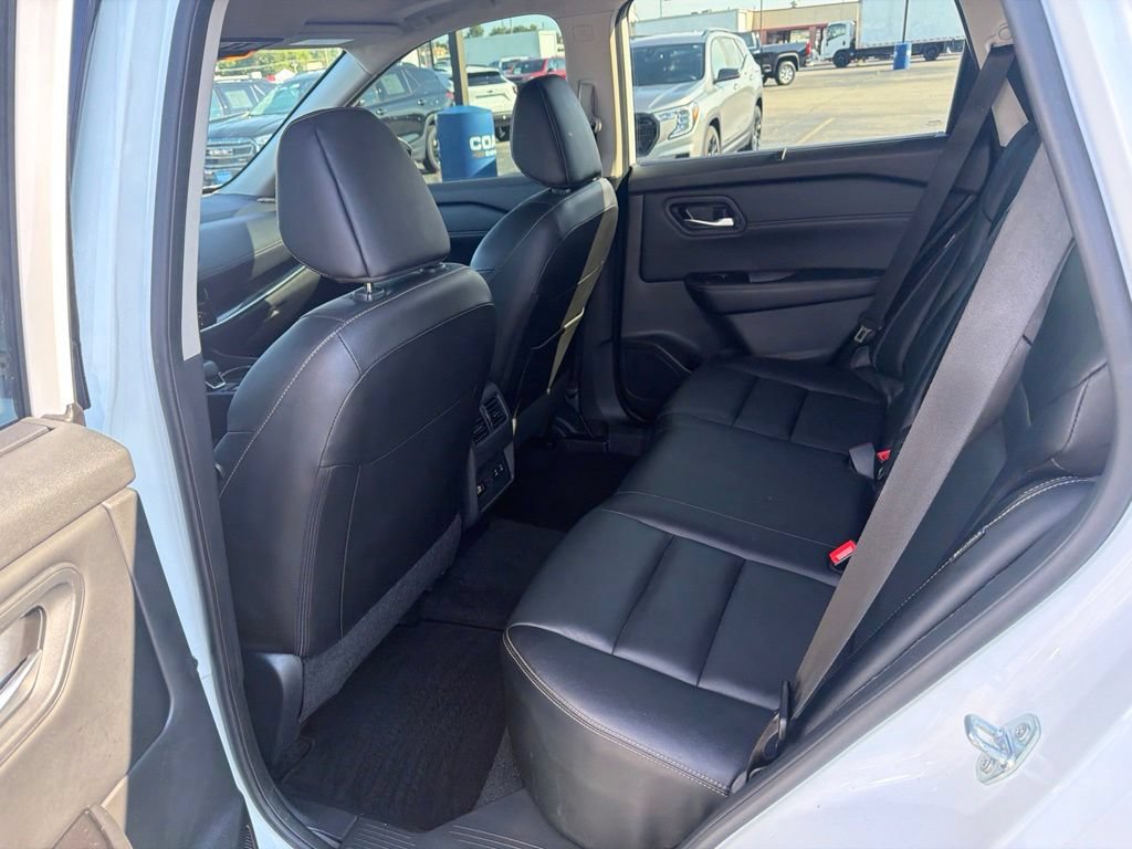 Used 2024 Nissan Rogue SL w/ SL Premium Package FWD image 15