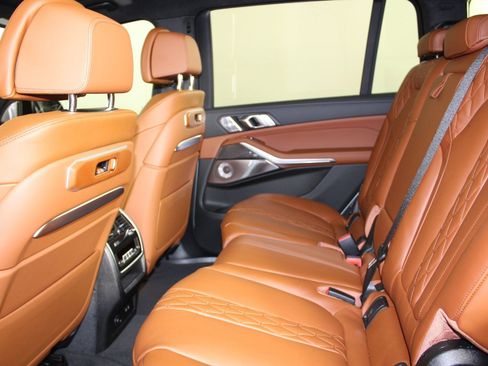 New 2026 BMW X7 M60i image 22