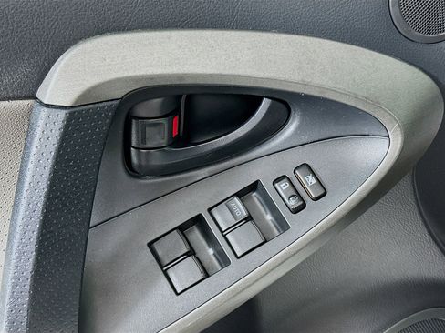 Used 2010 Toyota RAV4 Limited image 15