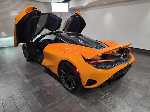 Used 2024 McLaren 750S image 25