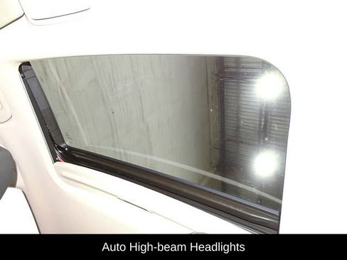 Used 2022 Honda Civic Touring image 10