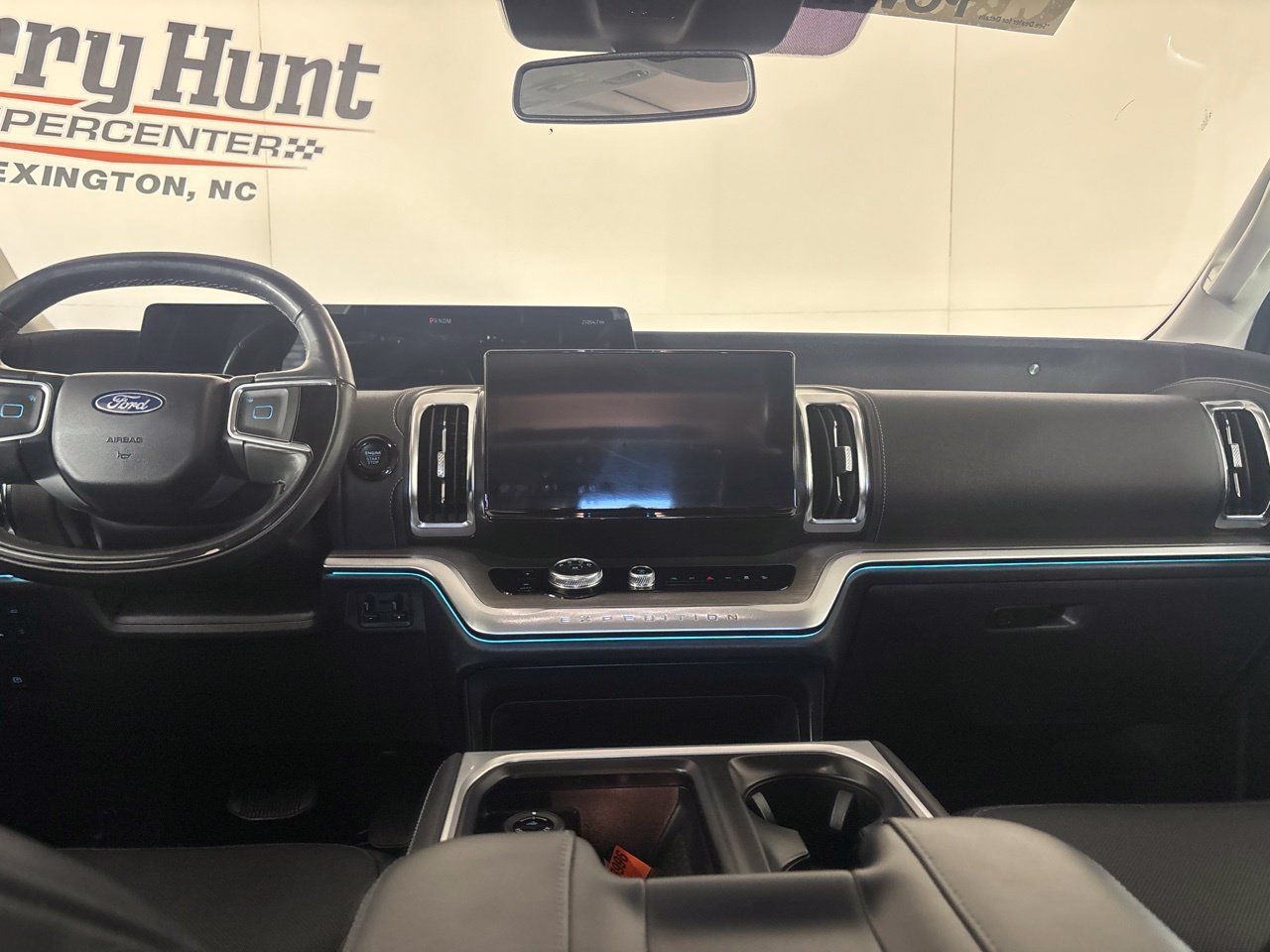Used 2025 Ford Expedition Platinum AWD/4WD image 26