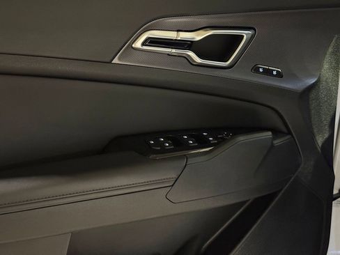 Used 2024 Kia Sportage SX image 13