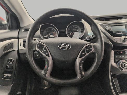 Used 2013 Hyundai Elantra FWD image 5