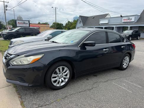 Used 2016 Nissan Altima 2.5 S w/ Power Driver Seat Package FWD image 1