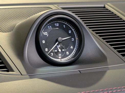 Certified 2025 Porsche Macan image 33