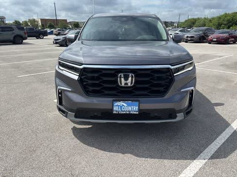 Used 2025 Honda Pilot EX-L image 8