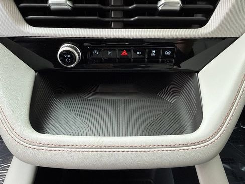 New 2026 Ford Explorer Active w/ Active Comfort Package AWD/4WD image 13
