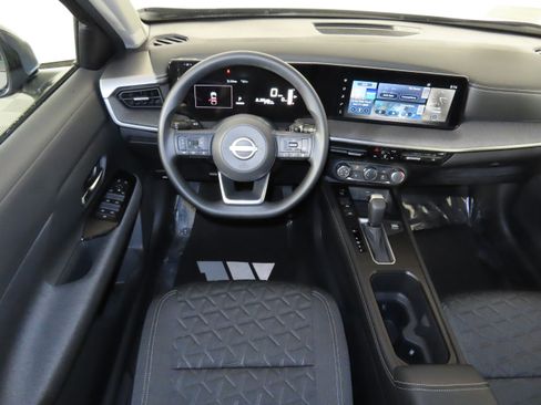 Certified 2025 Nissan Kicks SV w/ Charging Package image 34