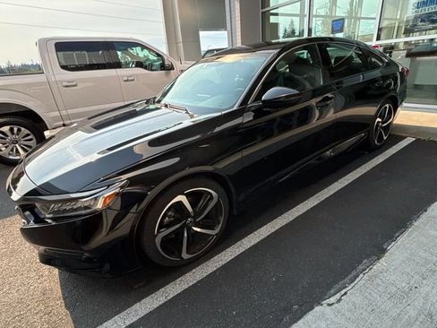 Used 2019 Honda Accord Sport image 2