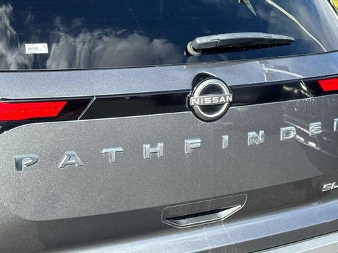 Used 2024 Nissan Pathfinder SL FWD image 6