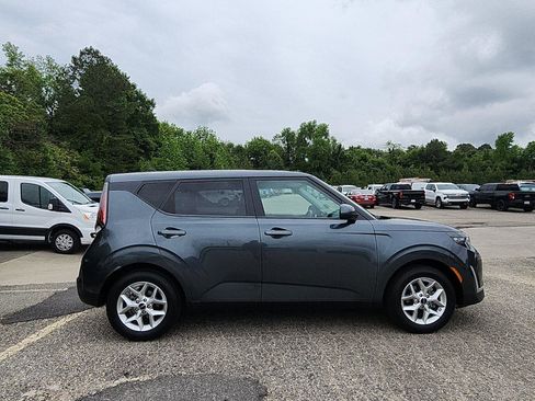 Used 2024 Kia Soul LX w/ Option Group 015 FWD image 6