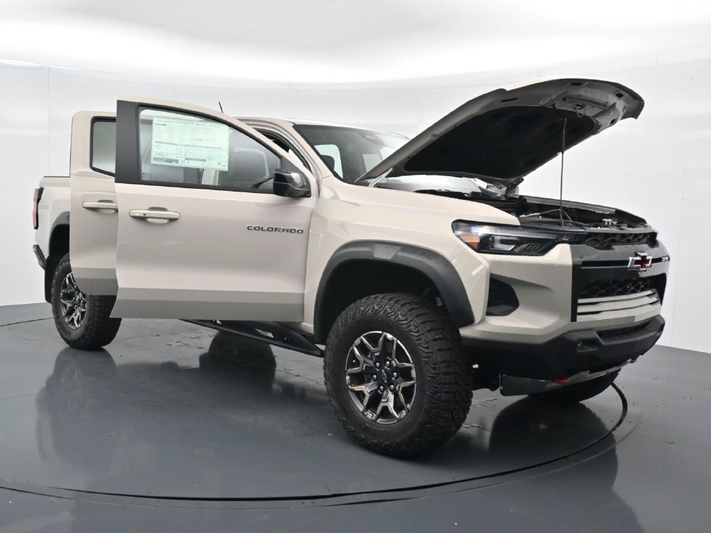 New 2026 Chevrolet Colorado ZR2 w/ Technology Package AWD/4WD image 44