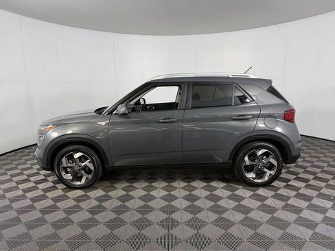 Used 2025 Hyundai Venue SEL FWD image 10