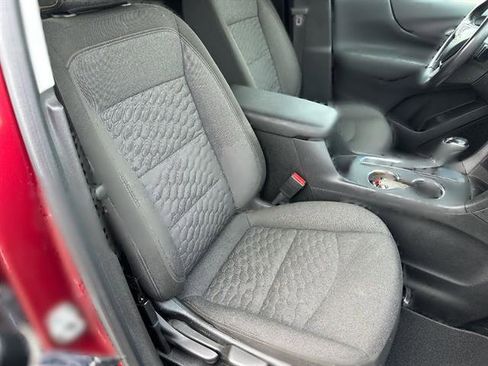 Used 2021 Chevrolet Equinox LT image 24